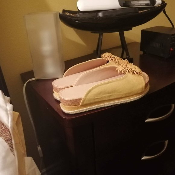 Sandals - Picture 2 of 4